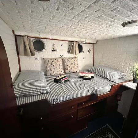 Bed & Breakfast Boat & Breakfast Alicudi *