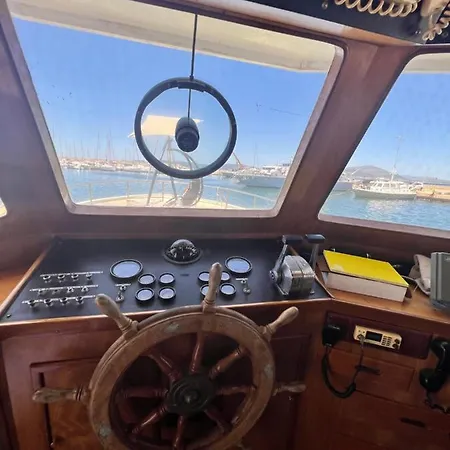 Boat & Breakfast Alicudi Bed & Breakfast *