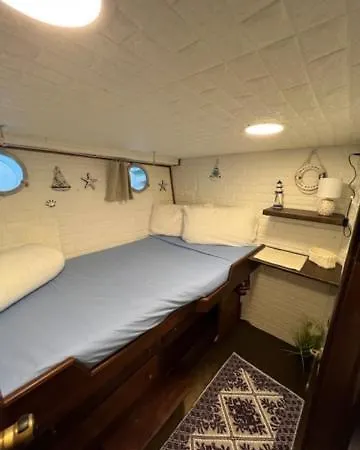Bed & Breakfast Boat & Breakfast Alicudi