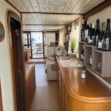 Boat & Breakfast Alicudi Bed & Breakfast Alghero